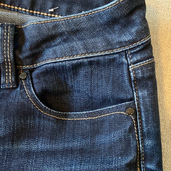 WHBM Skimmer jeans, distressed, size 6. In great condition. - Picture 12 of 13